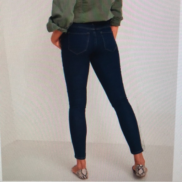 Old Navy Super Skinny Mid Rise Jeans - Picture 5 of 5